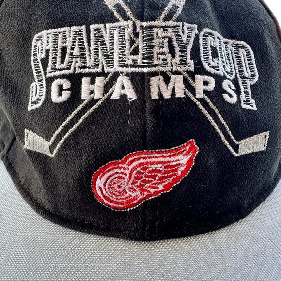 VTG Detroit Red Wings 1998 Stanley Cup Champs NHL Starter Adjustable Hat Cap - Picture 2 of 9